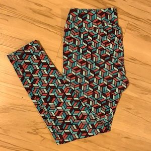Lularoe Curvy Leggings.